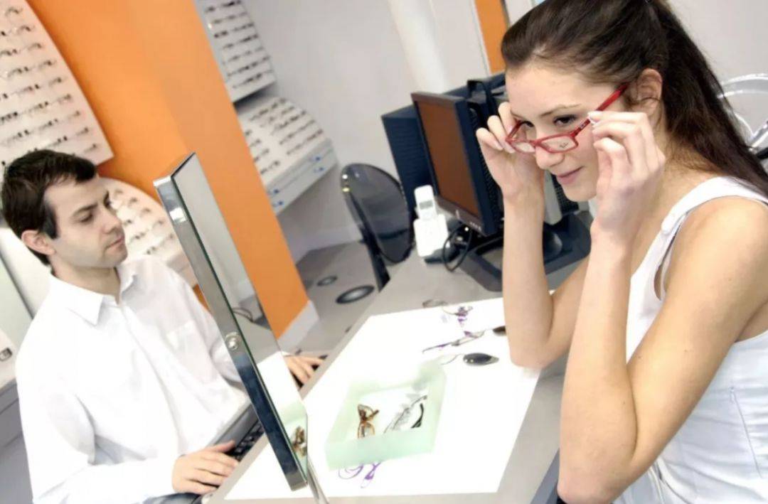 專業(yè)眼鏡銷售標(biāo)準(zhǔn)產(chǎn)品介紹話術(shù)